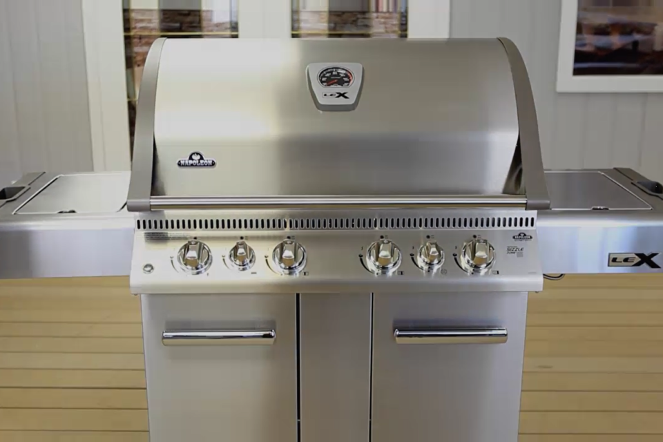 High-end stainless steel grills at an affordable price. Napoleon’s LEX Series gas grills are an entire outdoor kitchen in one affordable cabinet.